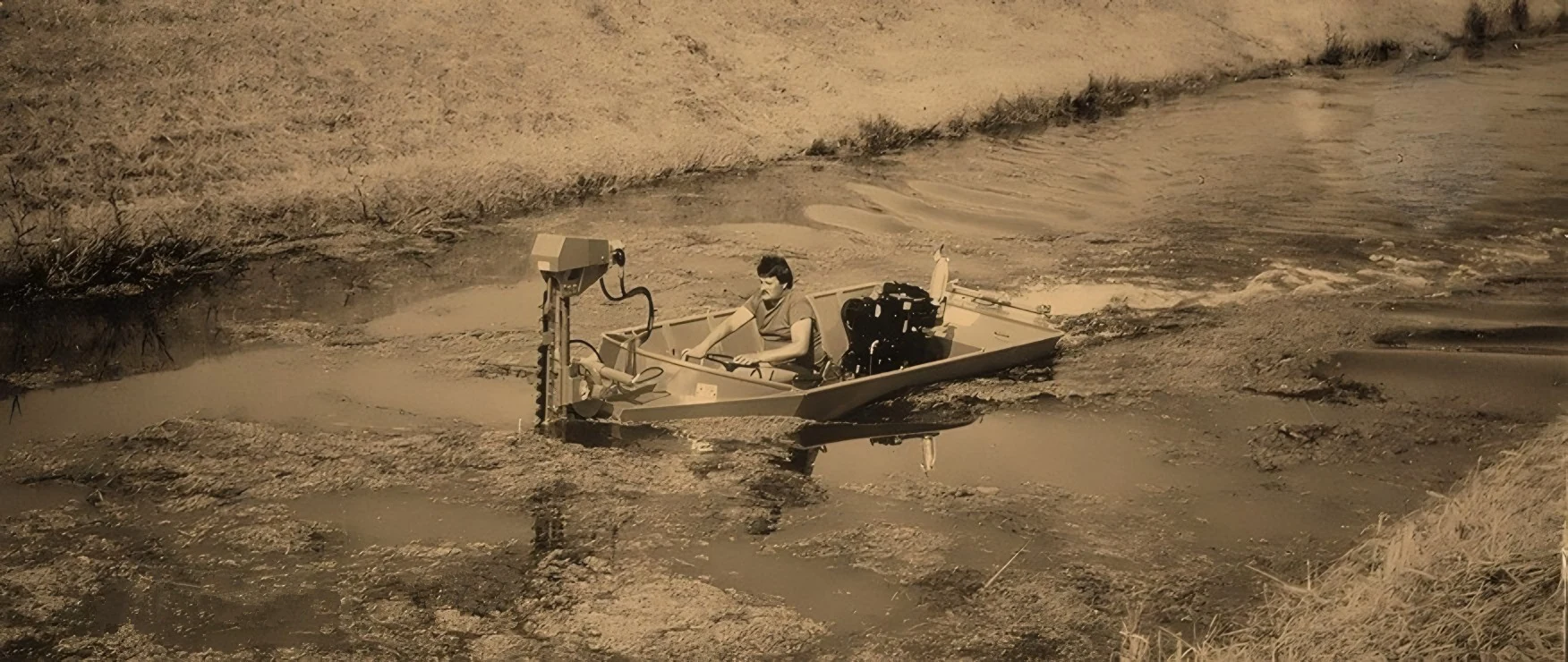 One of the first Nettuno weed cutting boats at work in England, 1976